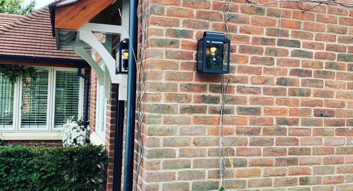 Outdoor lighting electrician in Bracknell