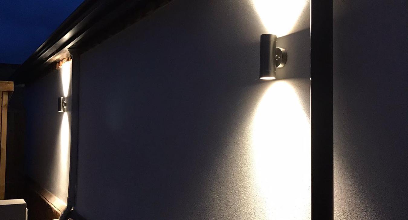 Outdoor lighting electrician in Bracknell