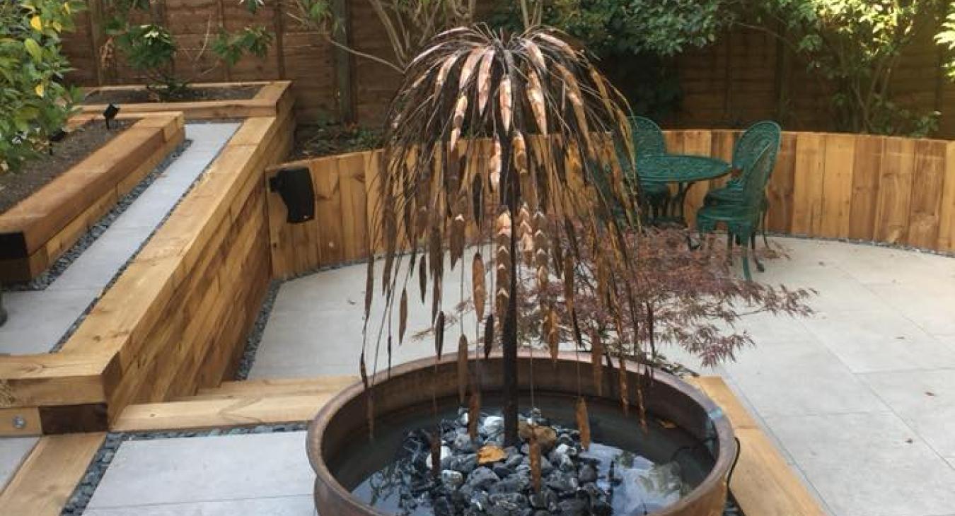 Garden lighting electrician in Bracknell