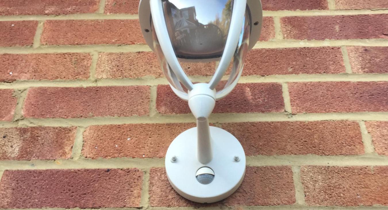 Outdoor lighting electrician in Bracknell